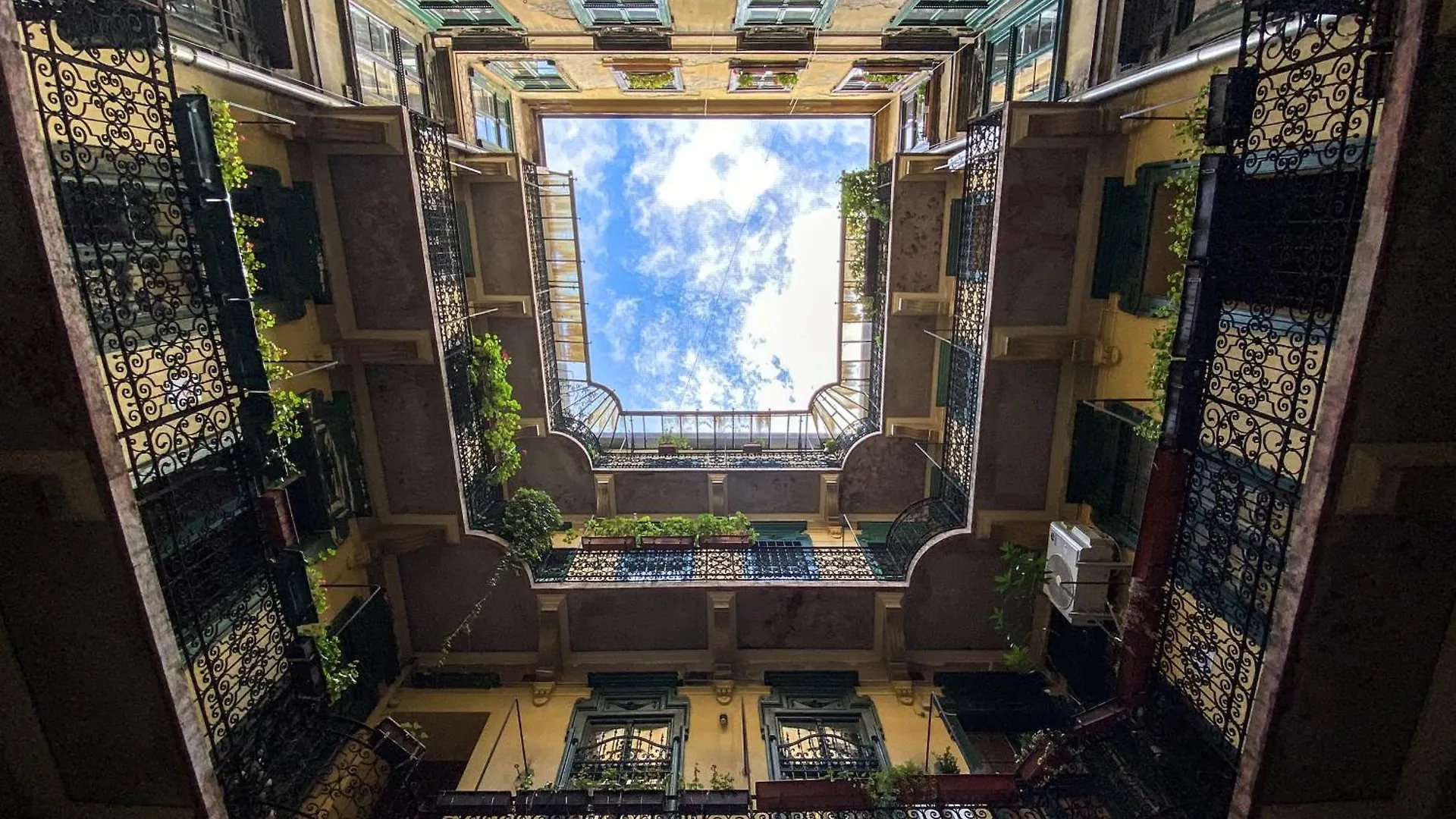 Cosy Flat In The City Center Budapeşte Daire